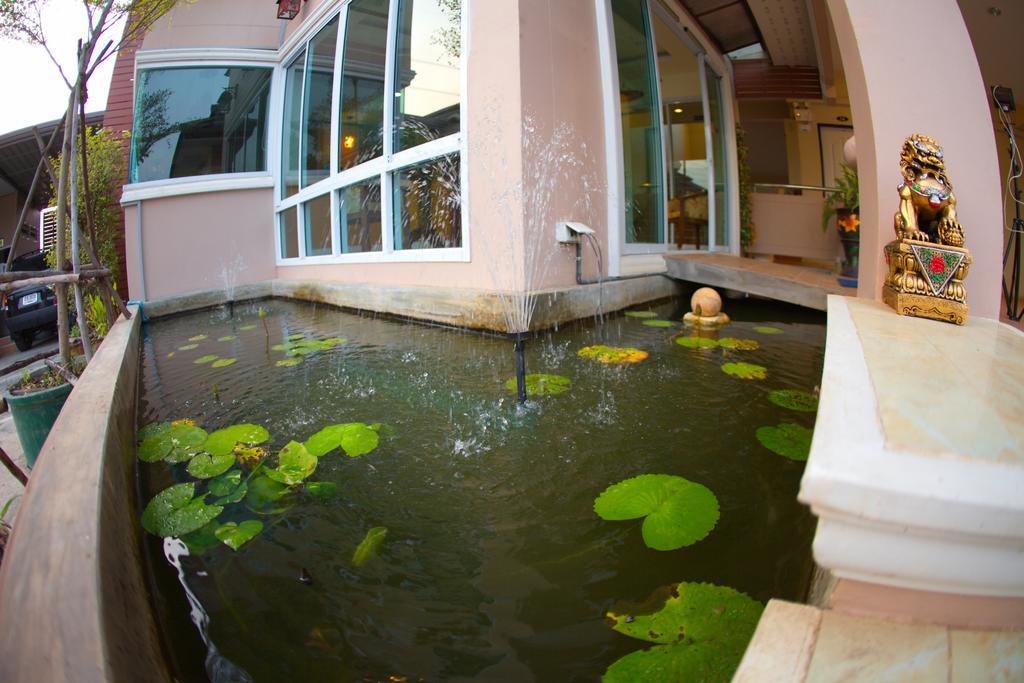 Baan Sanpoom Hotel Phitsanulok Exterior photo